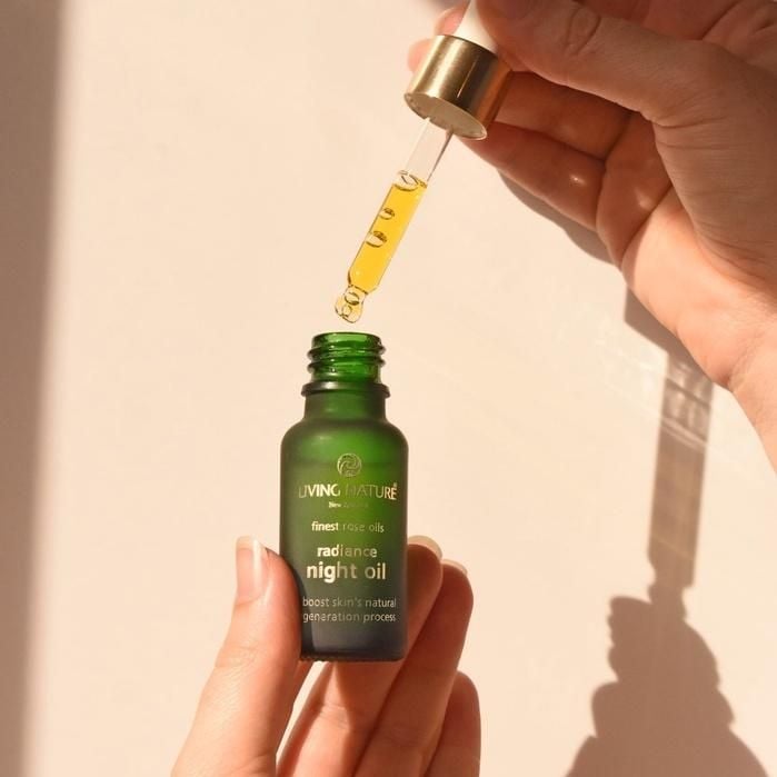 Tinh Chất Τrị Νám, Τrắng Da Living Nature Radiance Night Oil 18ml